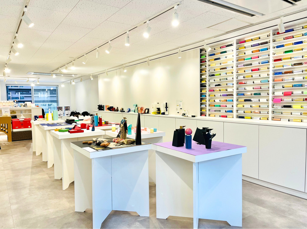 『HAKU』村田金箔　クラファン 箔と特殊紙の見本帳「HAKU＋KAMI」クラウドファンディング挑戦