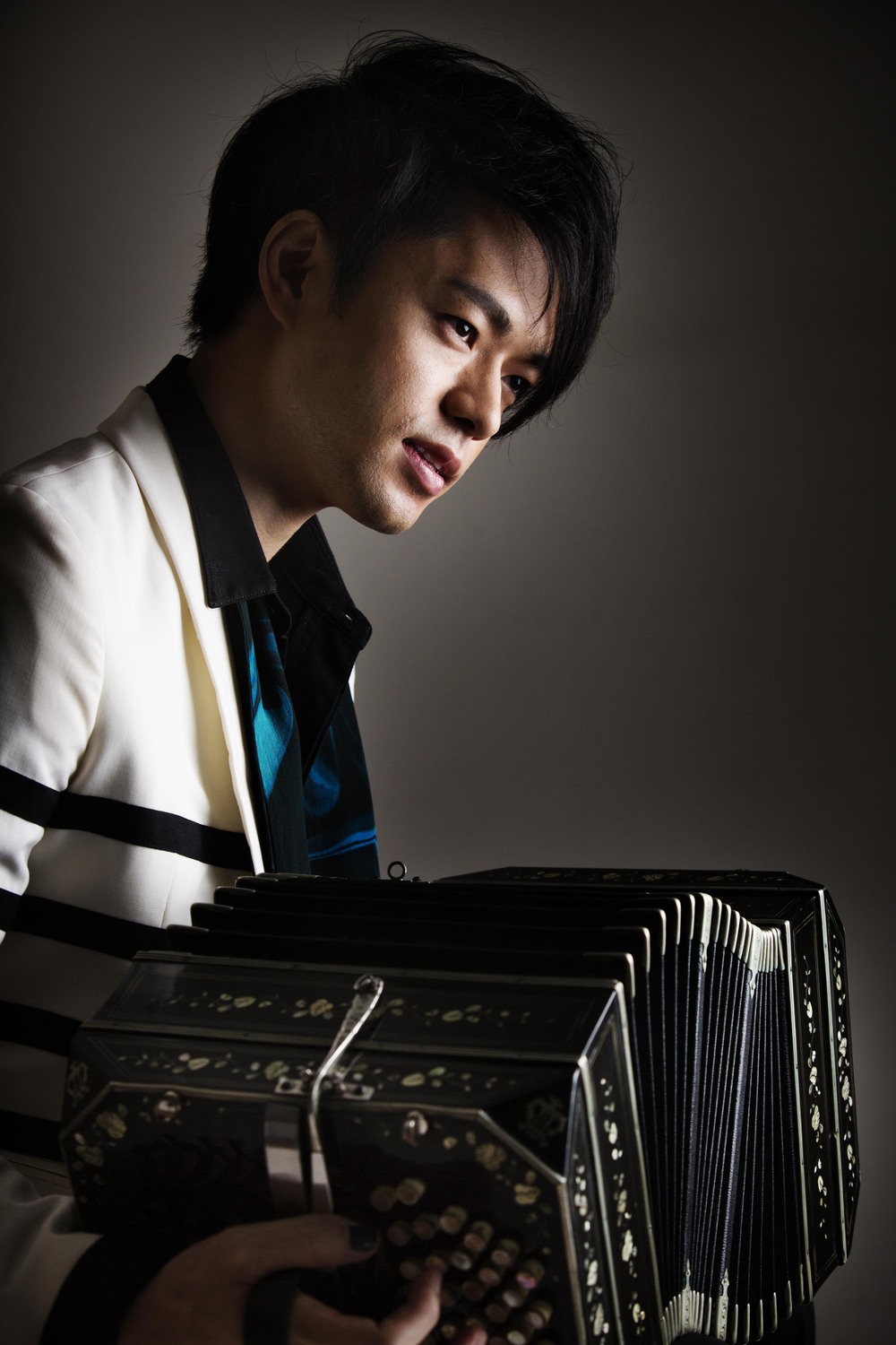 財運上昇人気を集め理想の人生へ導くオルゴブレス 響・情熱 2025～齋藤友紀(フルート)×ツァオ・レイ(二胡)×金益研二