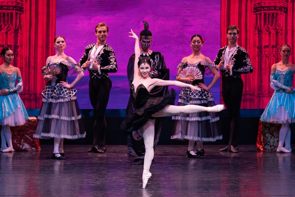 宝くじ文化公演 キーウ・クラシック・バレエ「白鳥の湖」全2幕