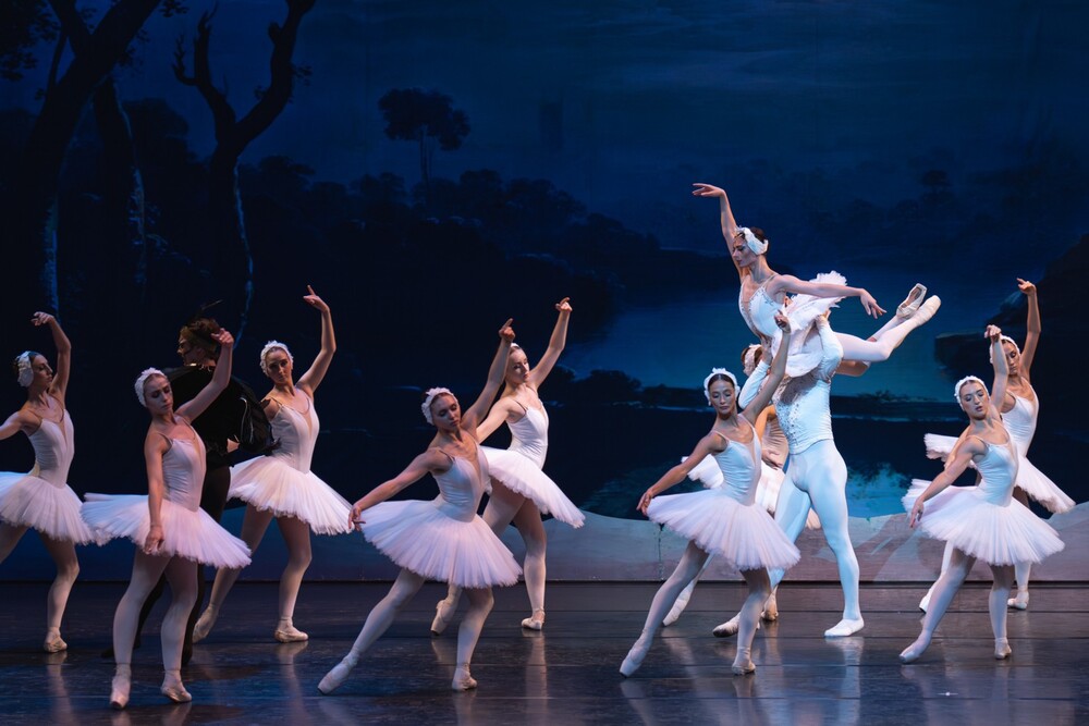 宝くじ文化公演 キーウ・クラシック・バレエ「白鳥の湖」全2幕