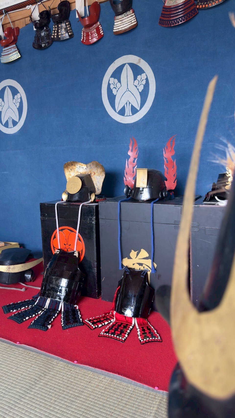 紀宗政作　八幡太郎鳩丸御太刀鍔写　鉄地変形子鍔　甲冑師鍔　武具　江戸時代後期 紀宗政作 八幡太郎鳩丸御太刀鍔写 鉄地変形子鍔