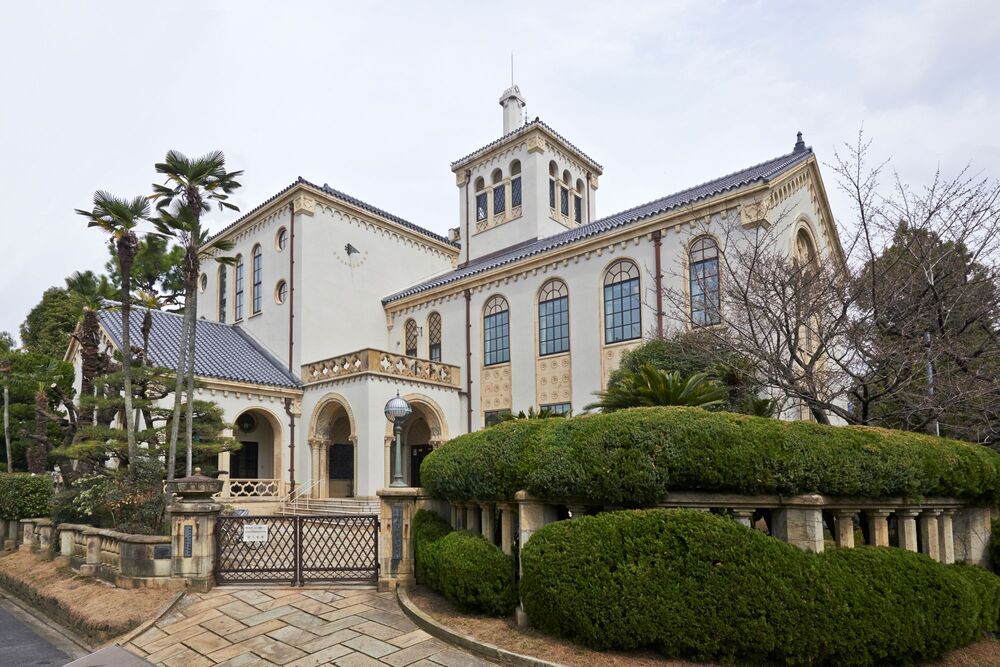 京都大学人文科学研究所分館】煌めくステンドグラス＆2階ホールまで